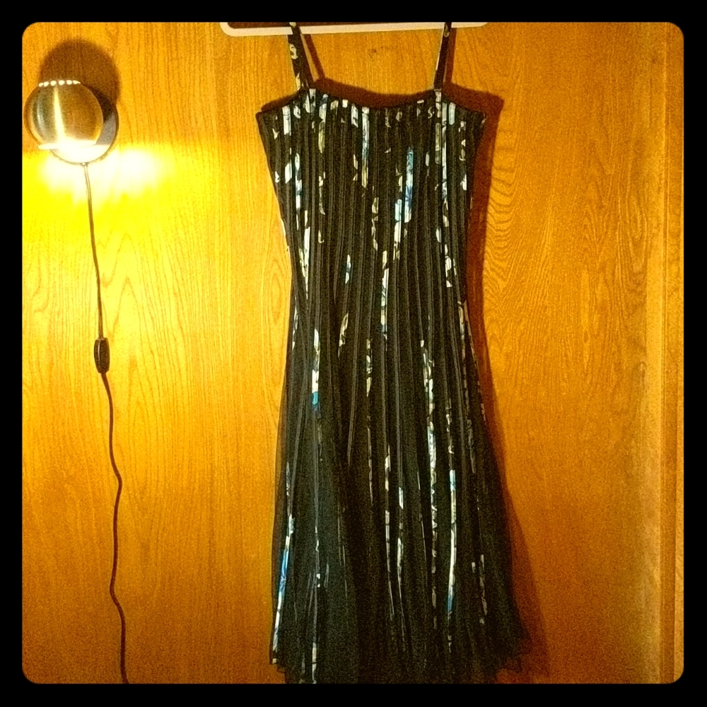 Sandra Darren Black & floral cocktail dress